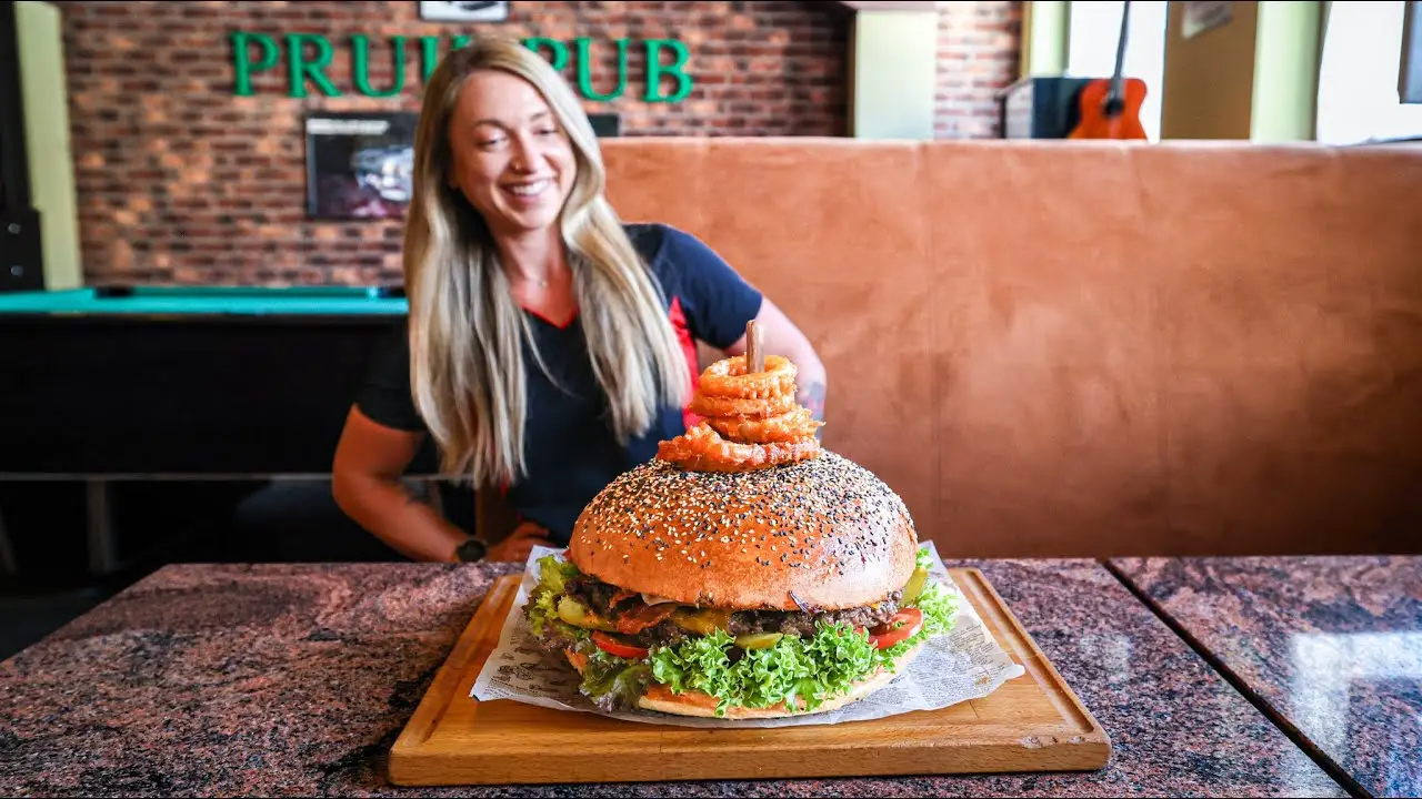 Hundreds Have FAILED Slovakia's 2.5kg Maxi Burger Challenge!