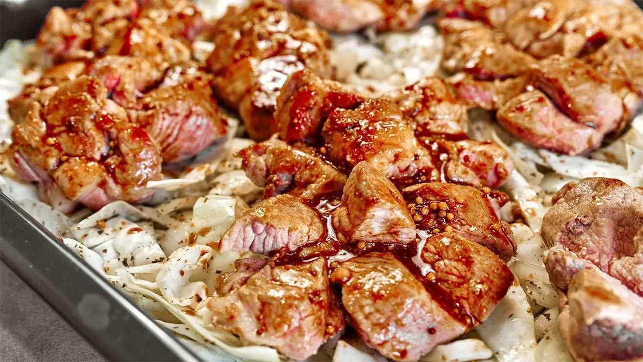 Just add meat to the cabbage! Incredibly simple and delicious dinner recipe!